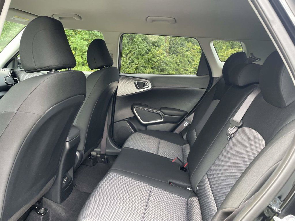 Used 2024 Kia Soul S FWD image 10