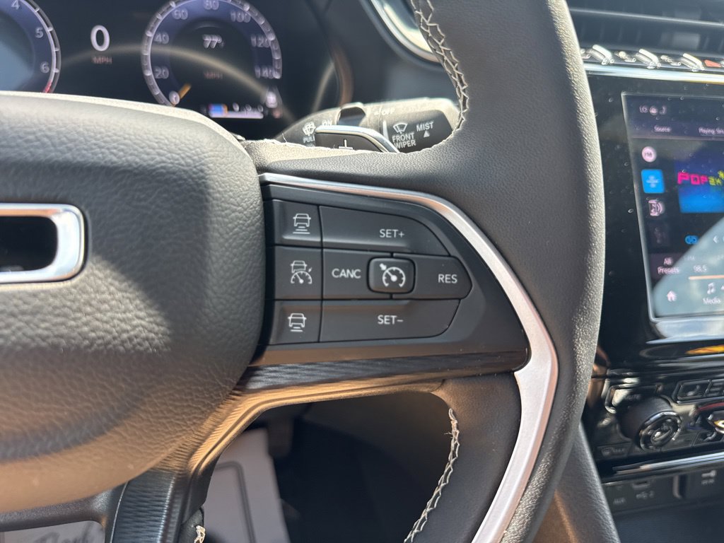 Certified 2025 Jeep Grand Cherokee Altitude AWD/4WD image 6
