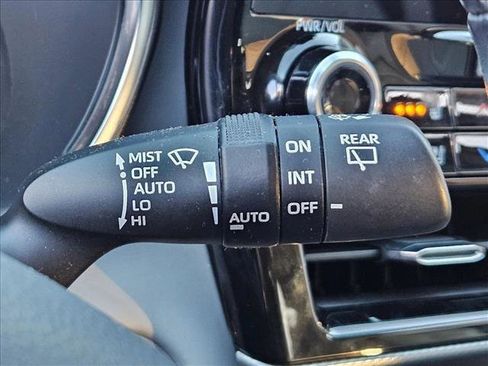 Used 2021 Toyota Highlander Platinum image 17