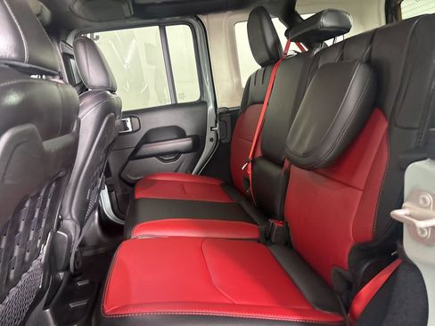 Used 2023 Jeep Wrangler Unlimited Rubicon 4xe image 19