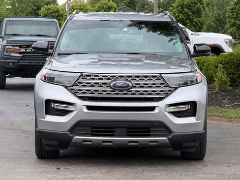Used 2022 Ford Explorer Limited w/ Equipment Group 301A AWD/4WD image 2