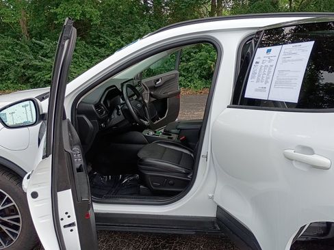 Used 2023 Ford Escape SE FWD image 11