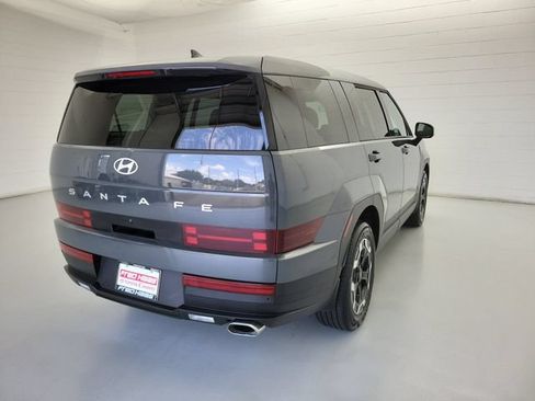 Used 2025 Hyundai Santa Fe SE FWD image 5