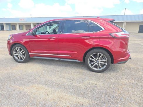 Used 2019 Ford Edge Titanium w/ Equipment Group 301A FWD image 7