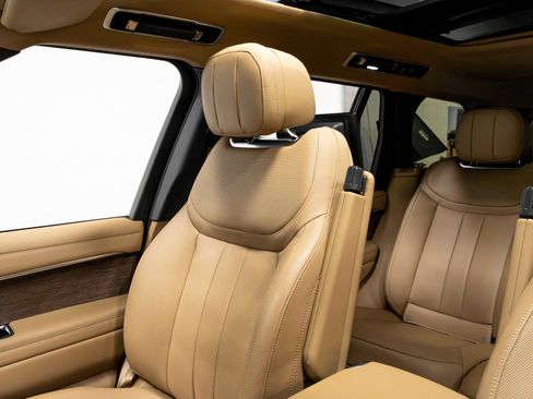 Used 2023 Land Rover Range Rover Autobiography image 11