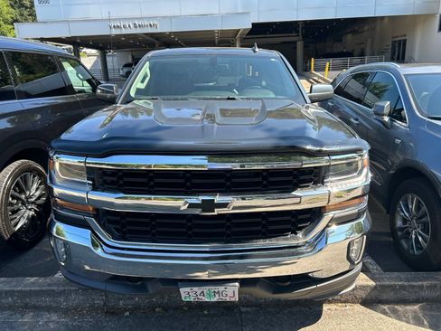 Used 2017 Chevrolet Silverado 1500 LT w/ All Star Edition AWD/4WD image 3