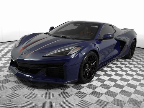 Used 2025 Chevrolet Corvette Z06 w/ Battery Protection Package image 12