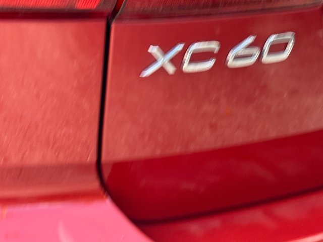 Used 2024 Volvo XC60 B5 Core AWD/4WD image 10