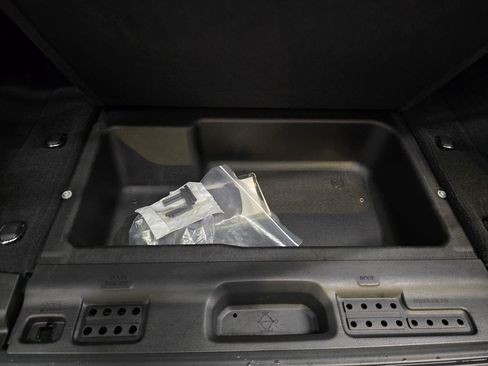 Used 2025 Jeep Wrangler Unlimited Rubicon AWD/4WD image 39