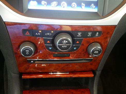Used 2014 Chrysler 300 AWD w/ Driver Convenience Group image 23