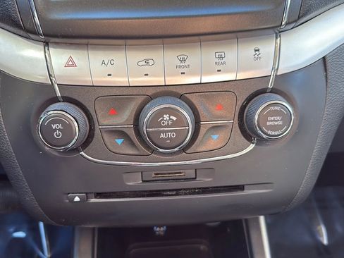 Used 2019 Dodge Journey GT image 39