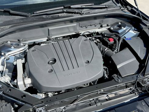 New 2026 Volvo XC60 B5 Ultra w/ Climate Package image 28