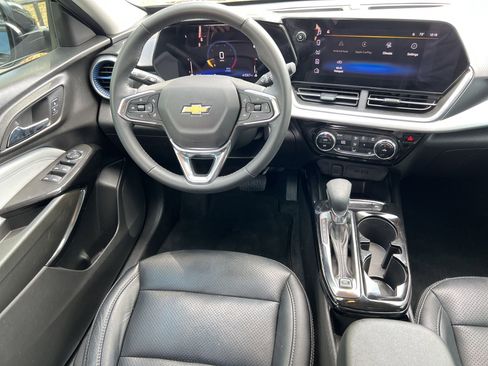 Certified 2024 Chevrolet Trax LT w/ Driver Confidence Package image 28