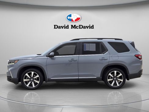 Certified 2025 Honda Pilot Touring image 2
