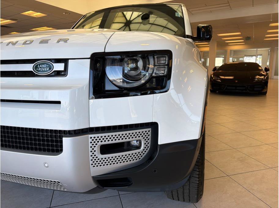 Used 2023 Land Rover Defender 130 SE AWD/4WD image 55