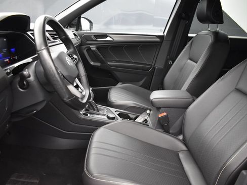 Used 2022 Volkswagen Tiguan SE R-Line AWD/4WD image 10