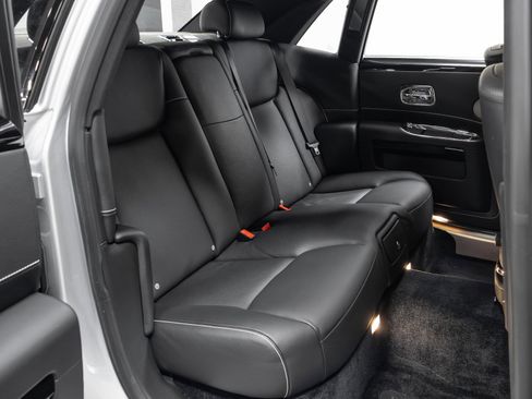 Used 2015 Rolls-Royce Ghost image 26