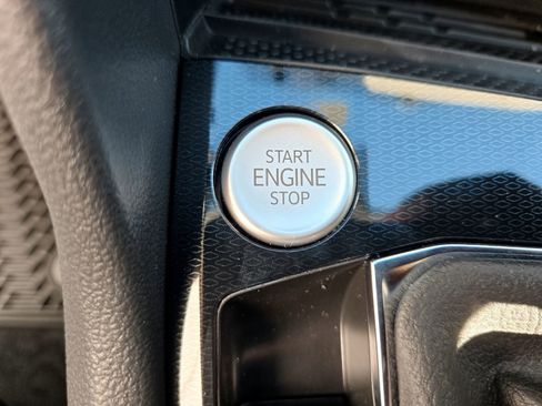 New 2026 Volkswagen Taos SE image 14