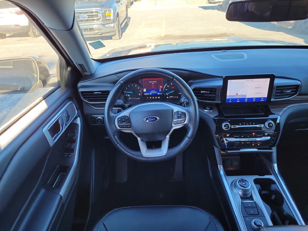 Used 2021 Ford Explorer Limited w/ Equipment Group 301A AWD/4WD image 12