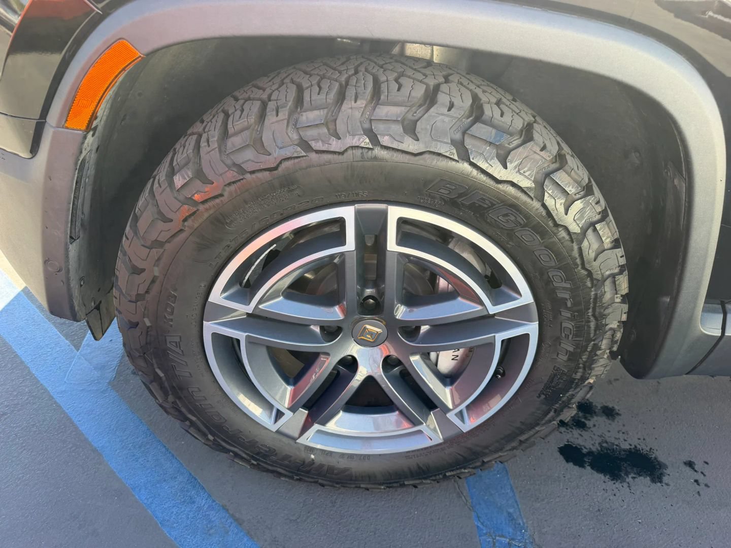 Used 2025 Rivian R1S Adventure Dual AWD/4WD image 21