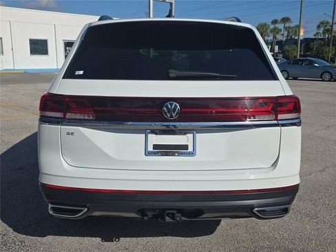 Used 2024 Volkswagen Atlas SE w/ Black Wheel Package FWD image 4