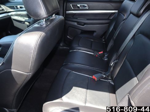 Used 2018 Ford Explorer XLT w/ Equipment Group 202A AWD/4WD image 16
