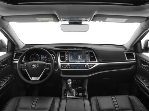 Used 2018 Toyota Highlander SE w/ Carpet Mat Package (TMS) AWD/4WD image 7