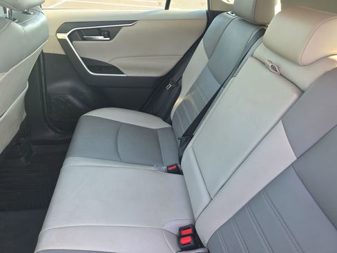 Used 2021 Toyota RAV4 XLE Premium FWD image 18