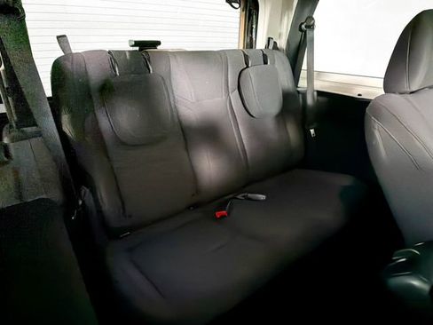 Used 2021 Jeep Wrangler Sport S image 27