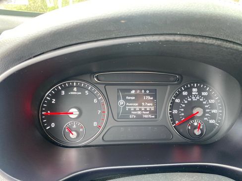 Used 2017 Kia Sorento LX image 12