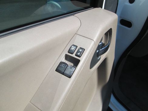 Used 2017 Nissan Frontier SV image 13