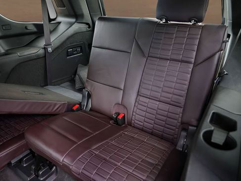 Used 2022 Cadillac Escalade Sport Platinum w/ LPO, ONYX Package AWD/4WD image 27