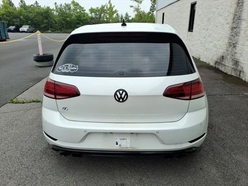 Used 2018 Volkswagen Golf R 4-Door AWD/4WD image 9
