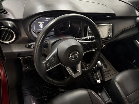 Used 2020 Nissan Kicks SR w/ SR Premium Package FWD image 18