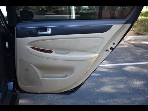 Used 2013 Hyundai Genesis 3.8 w/ Technology Pkg RWD image 27