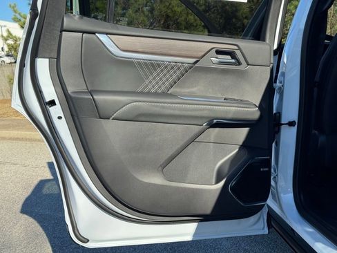 New 2026 GMC Acadia Denali w/ Super Cruise Package image 21