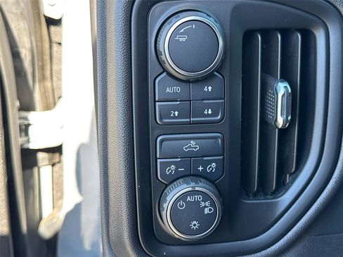 Used 2024 Chevrolet Silverado 1500 Custom Trail Boss w/ Dark Appearance Package image 28