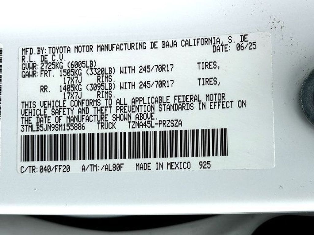 Certified 2025 Toyota Tacoma SR5 w/ SR5 Upgrade Package AWD/4WD image 32