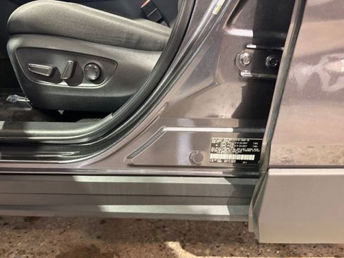 Used 2025 Toyota RAV4 XLE image 31