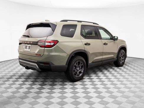 New 2026 Honda Pilot TrailSport image 6