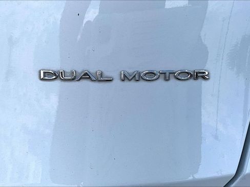 Used 2023 Tesla Model Y Long Range AWD/4WD image 4