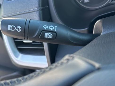 Used 2024 GMC Terrain SLT image 23