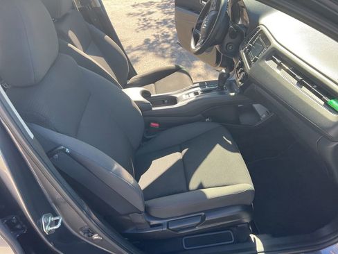 Used 2019 Honda HR-V LX image 34