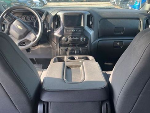 Used 2021 Chevrolet Silverado 2500 Custom w/ Custom Value Package image 14