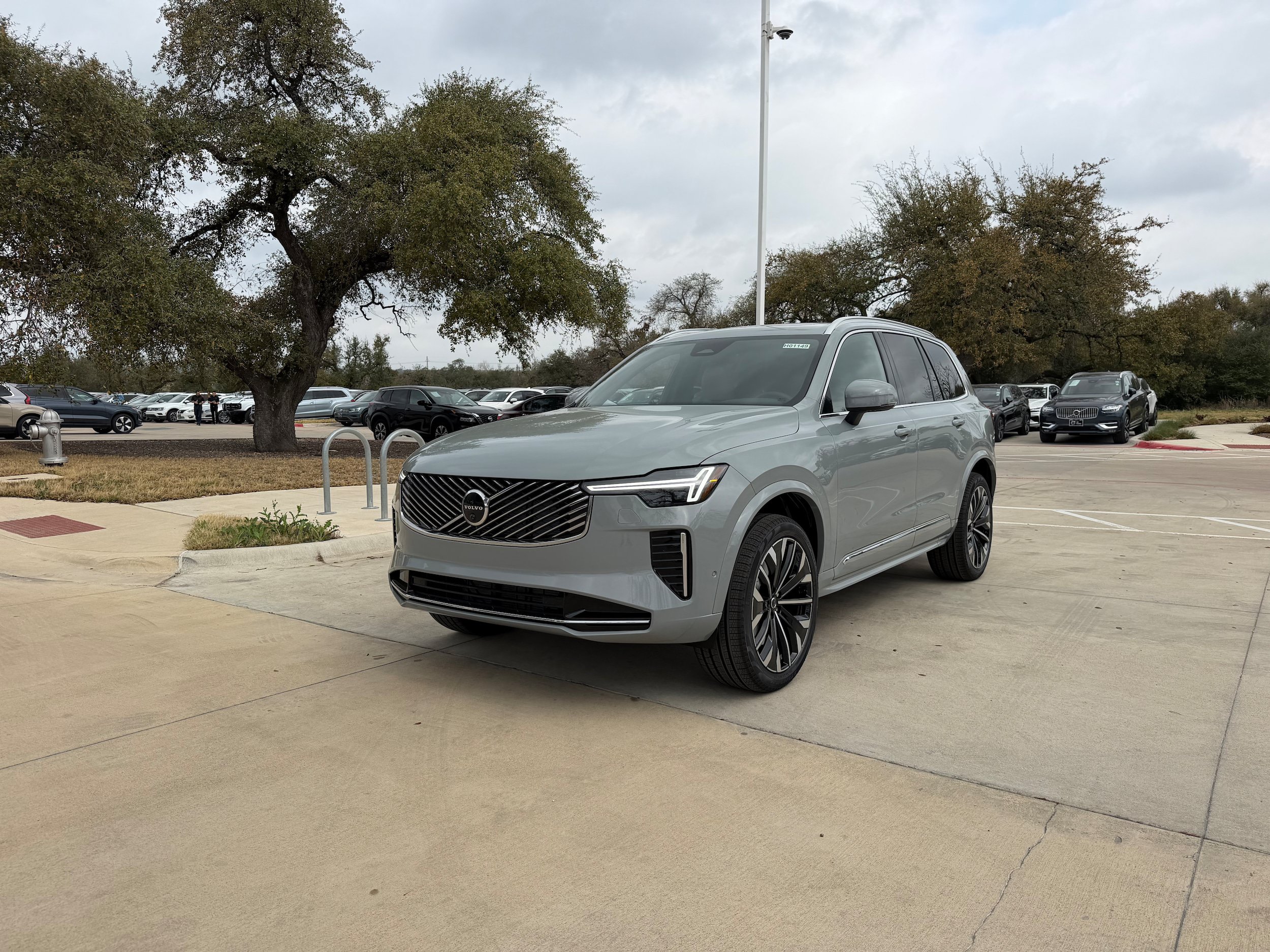 New 2026 Volvo XC90 B6 Plus w/ Protection Package Premier AWD/4WD image 2