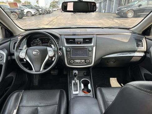 Used 2017 Nissan Altima 3.5 SL FWD image 22