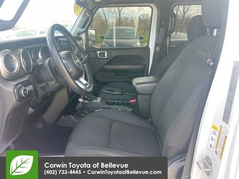 Used 2018 Jeep Wrangler Unlimited Sahara w/ LED Lighting Group image 17