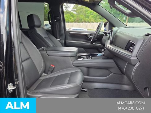 Used 2025 Chevrolet Tahoe LT AWD/4WD image 19