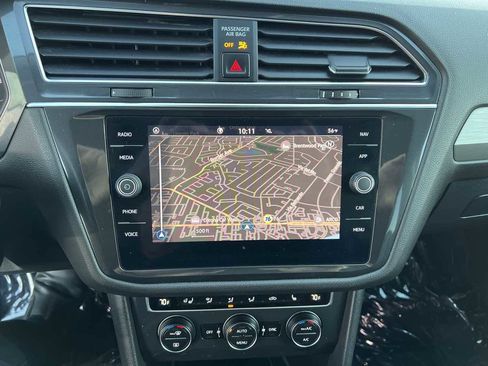 Used 2021 Volkswagen Tiguan SEL image 11