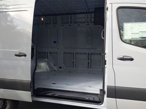 New 2025 Mercedes-Benz Sprinter 2500 image 7